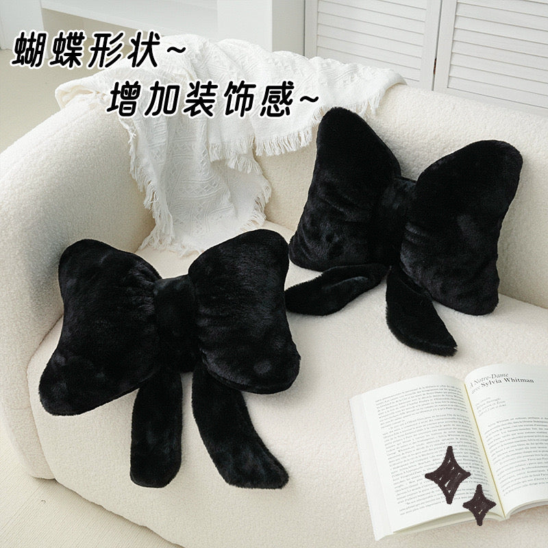 The Bow Pillow