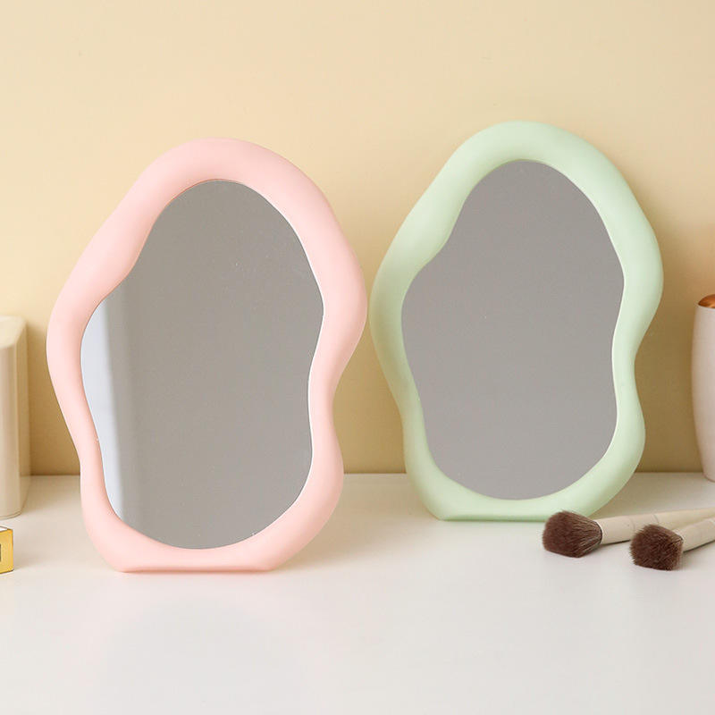Wavy Mirror