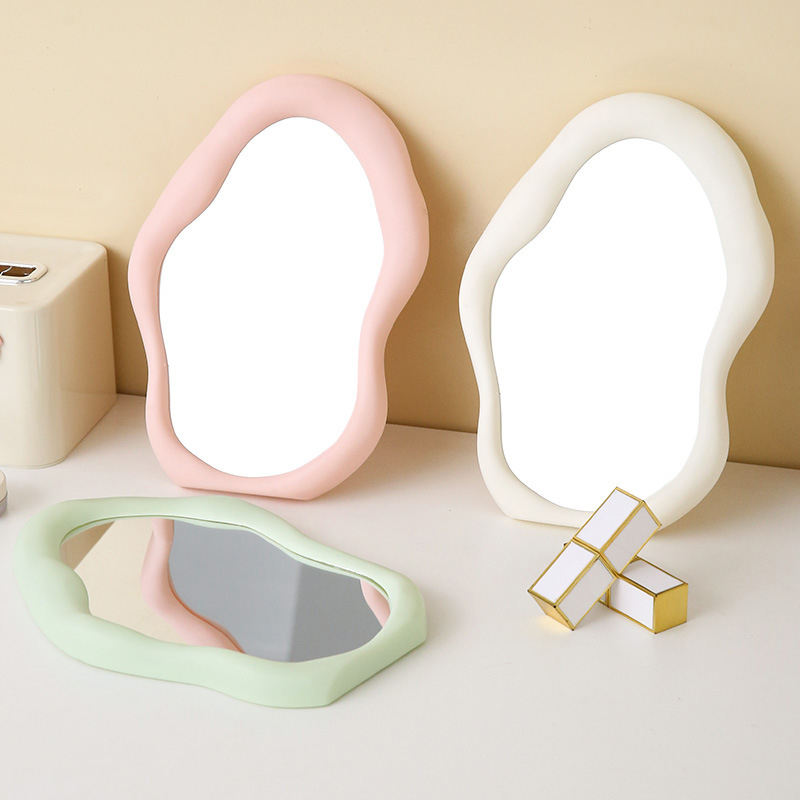 Wavy Mirror