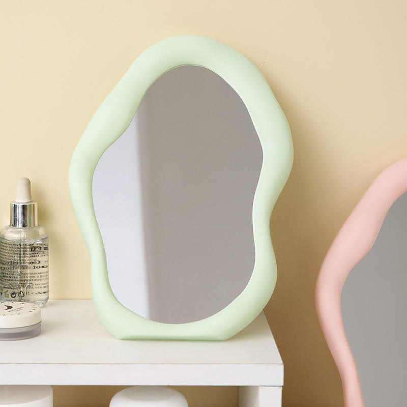 Wavy Mirror