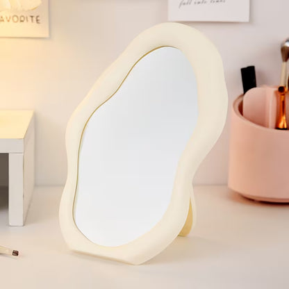 Wavy Mirror